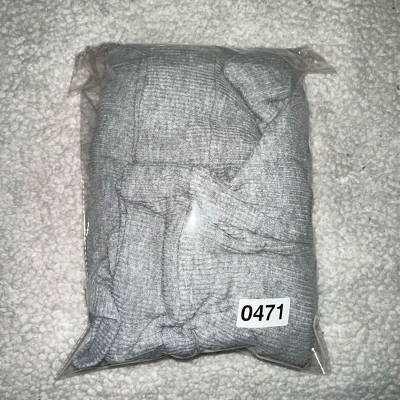 UGG Women’s Gray Ribbed Drawstring Hoodie Size Small - Picture 13 of 13